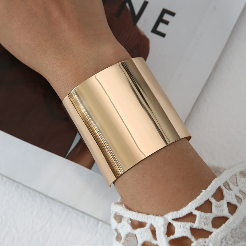 Fashionable metal bracelet, versatile gold smooth wide version bracelet/wristband