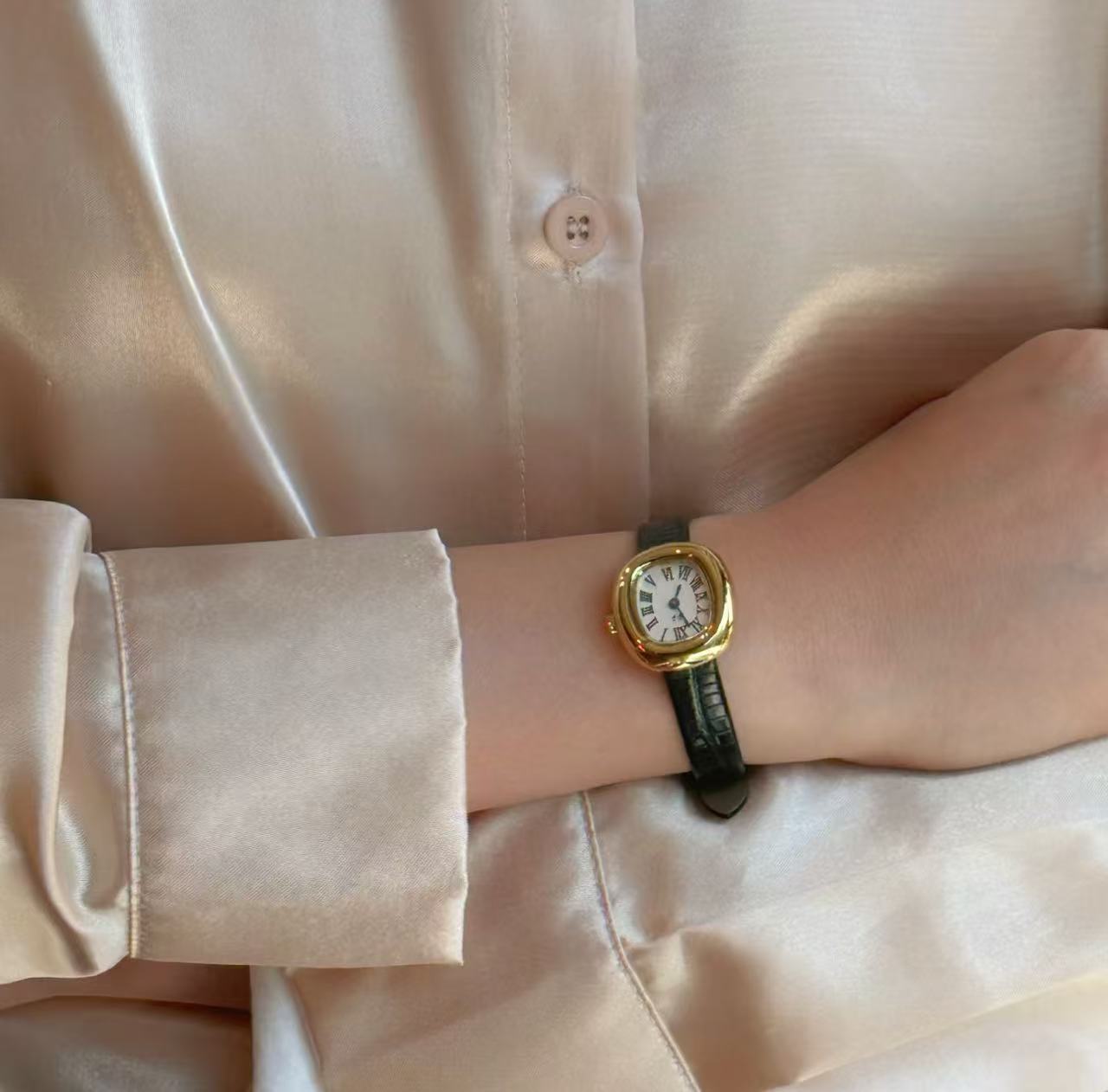 2025 Fashion and luxurious men and women watches