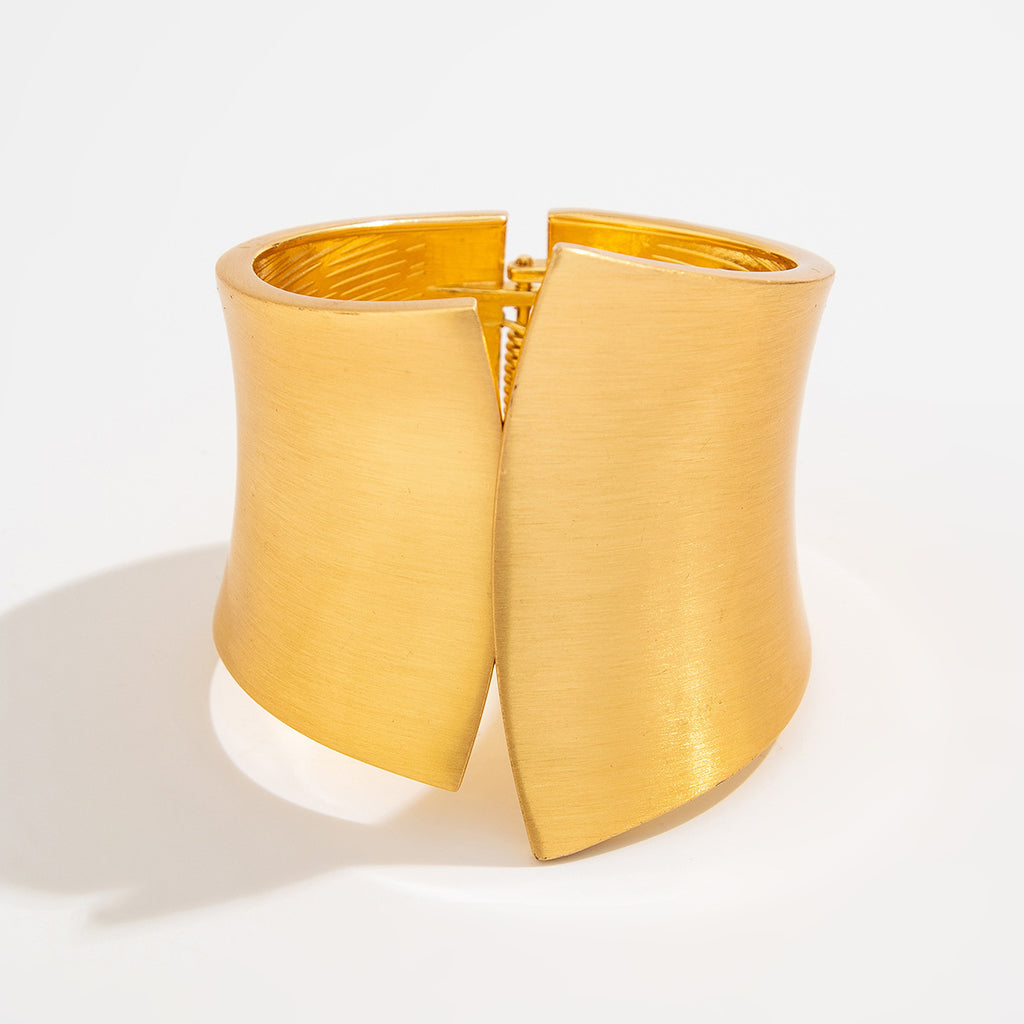 Punk-style exaggerated bracelet, wide irregular spring clasp, niche metal jewelry.