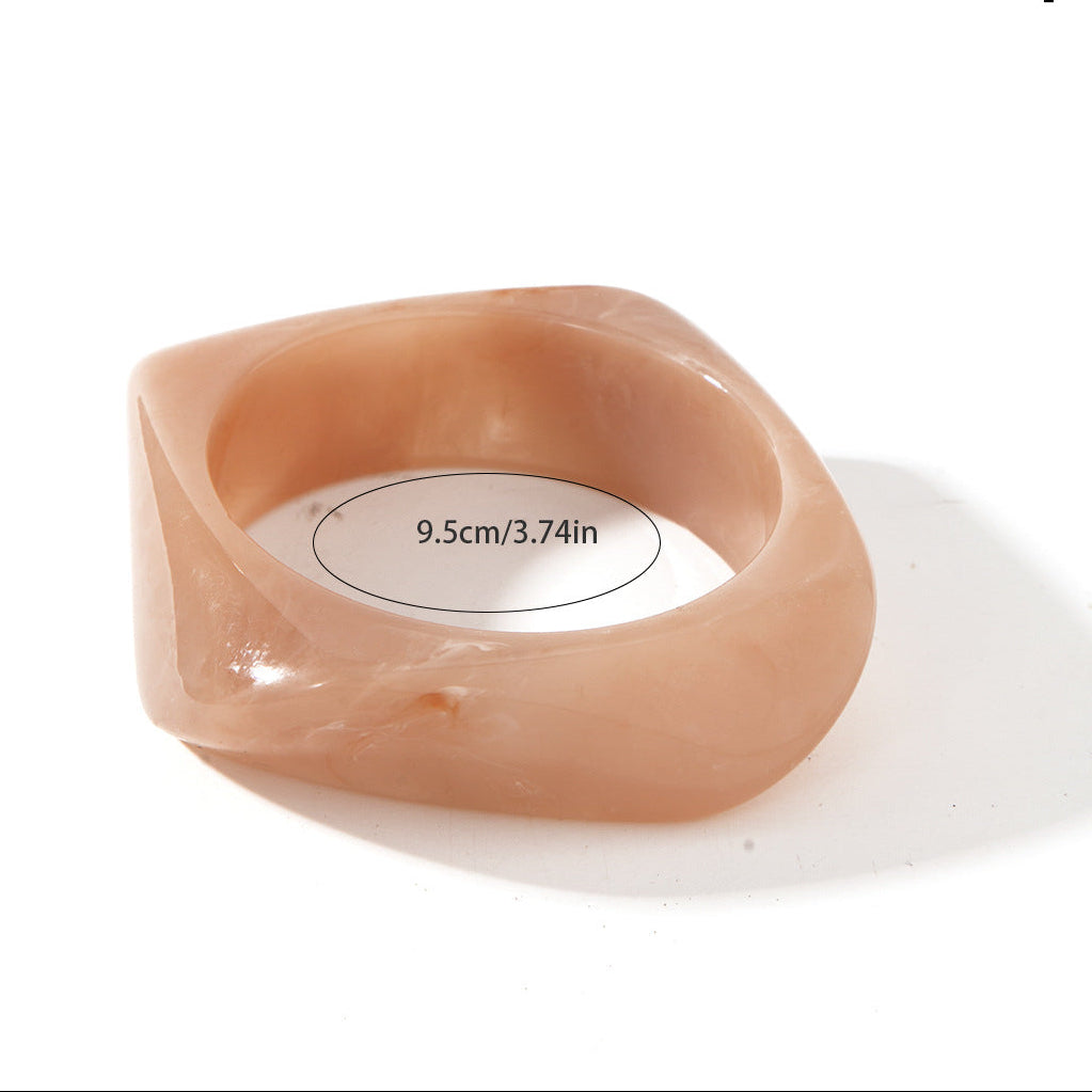 Exaggerated design, glossy eco-friendly resin bracelet, fashionable irregular acrylic bracelet.