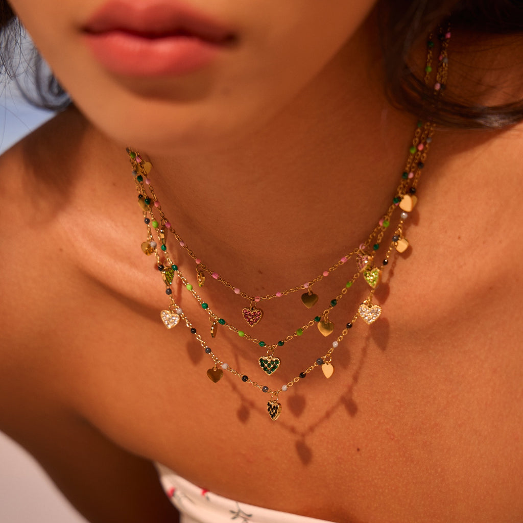 Trendy diamond-encrusted heart-shaped stainless steel clavicle chain necklace with a unique design.
