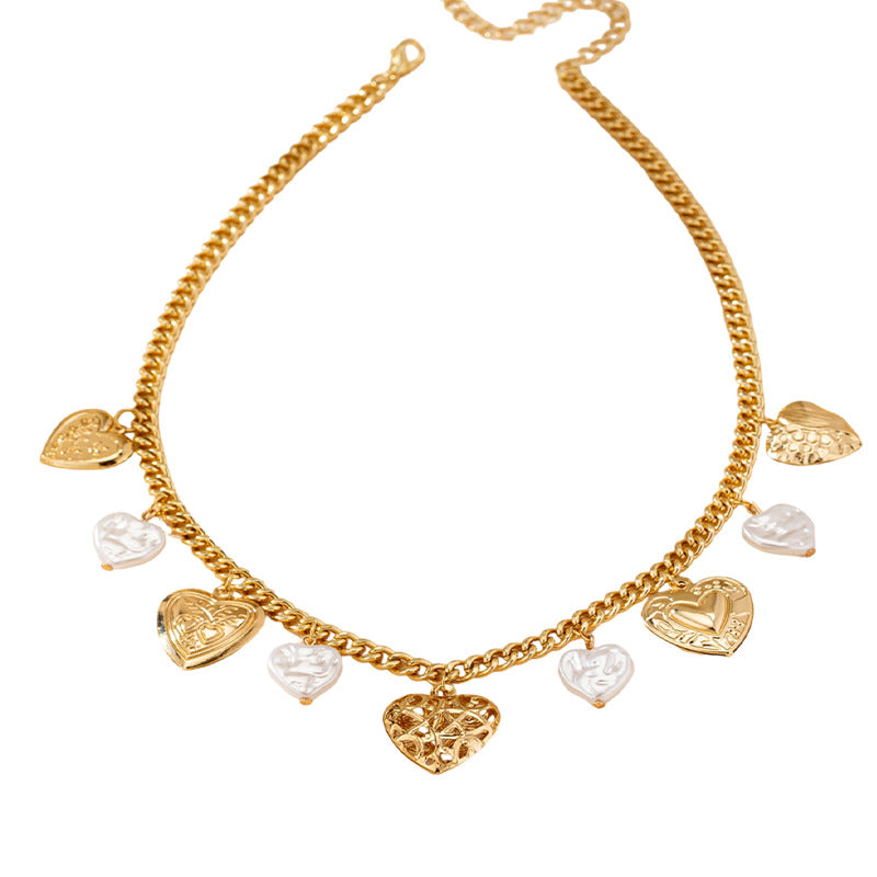 Bohemia minimalist style heart pendant clavicle chain, new fashionable and luxurious peach heart women's necklace.