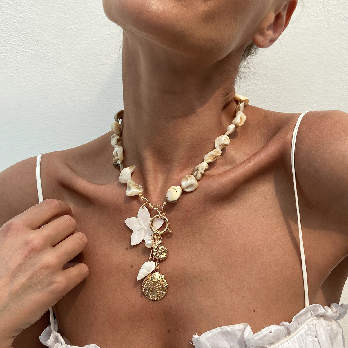 Tropical Seashell Flower Necklace and Bracelet Set | Beach-Style Pearl Jewelry Set